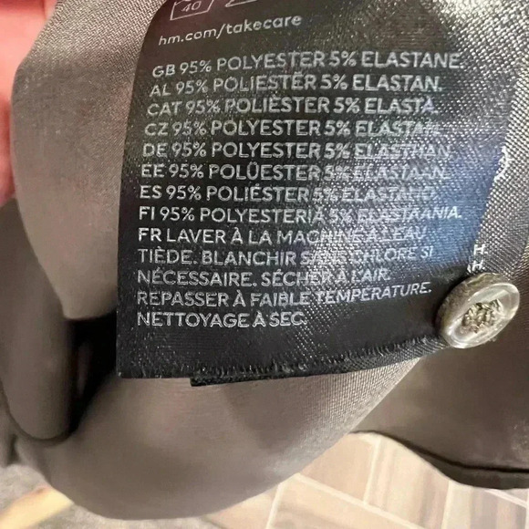 ✨H&M Dark Gray Silky Button down blouse size medium - Picture 7 of 9